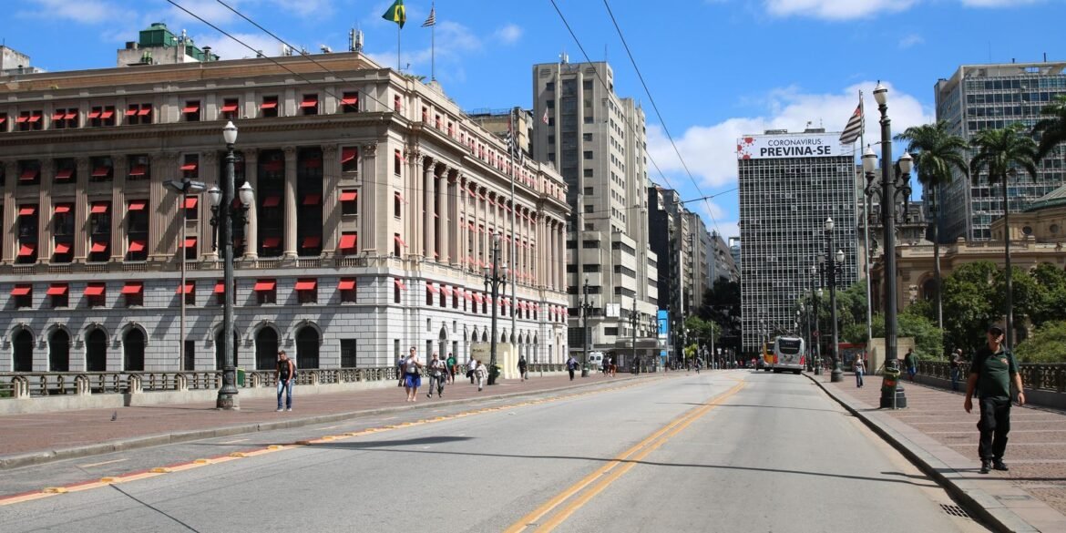 dia-do-trabalhador:-o-que-abre-e-o-que-fecha-em-sao-paulo