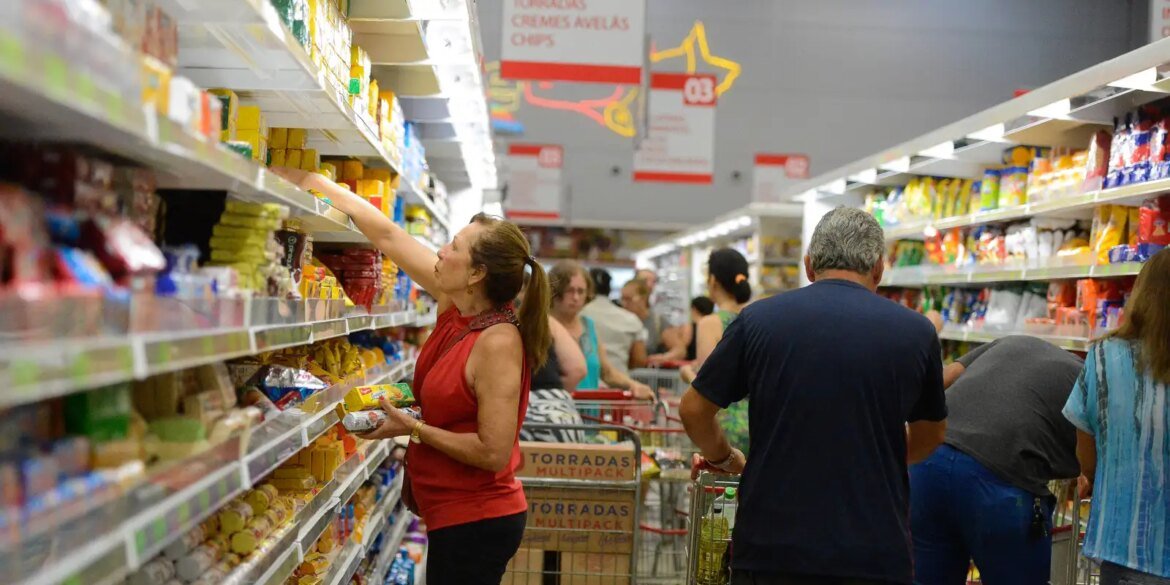brasil-tem-saldo-positivo-de-148,9-mil-empregos-com-carteira-assinada