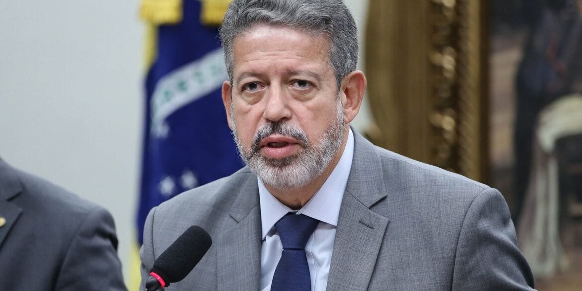 lira-amplia-reducao-parcial-de-ir-para-quem-ganha-ate-r$-7.350