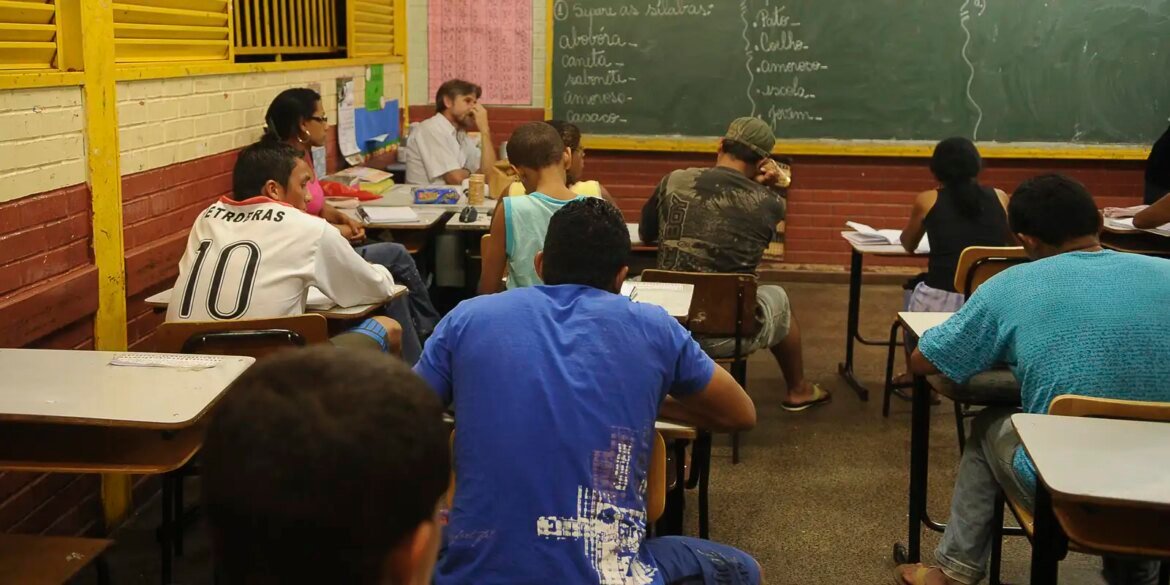 nascidos-em-setembro-e-outubro-recebem-quinta-parcela-do-pe-de-meia