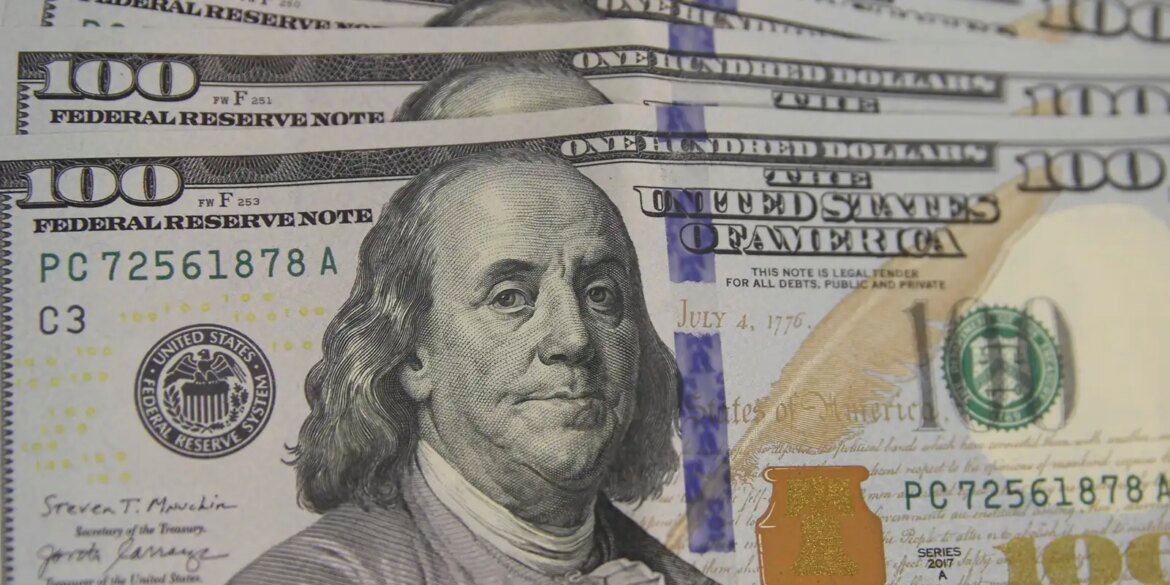 dolar-cai-para-r$-5,42-e-atinge-menor-valor-em-mais-de-um-mes