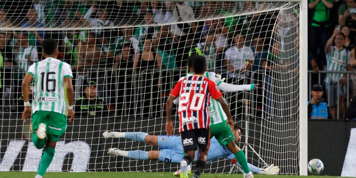 rafael-defende-penalti-e-sao-paulo-garante-empate-na-libertadores