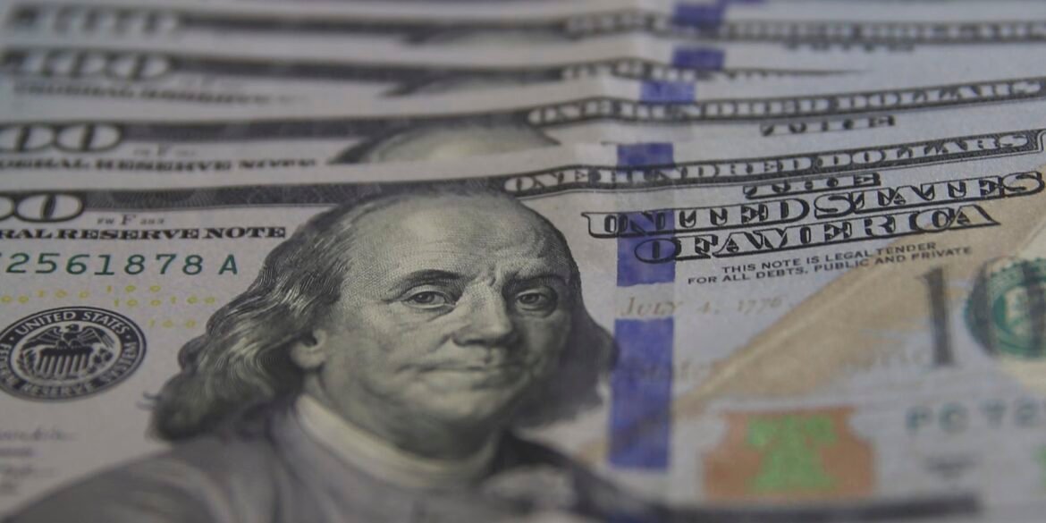 dolar-cai-para-r$-5,39-com-expectativa-de-corte-de-juros-nos-eua