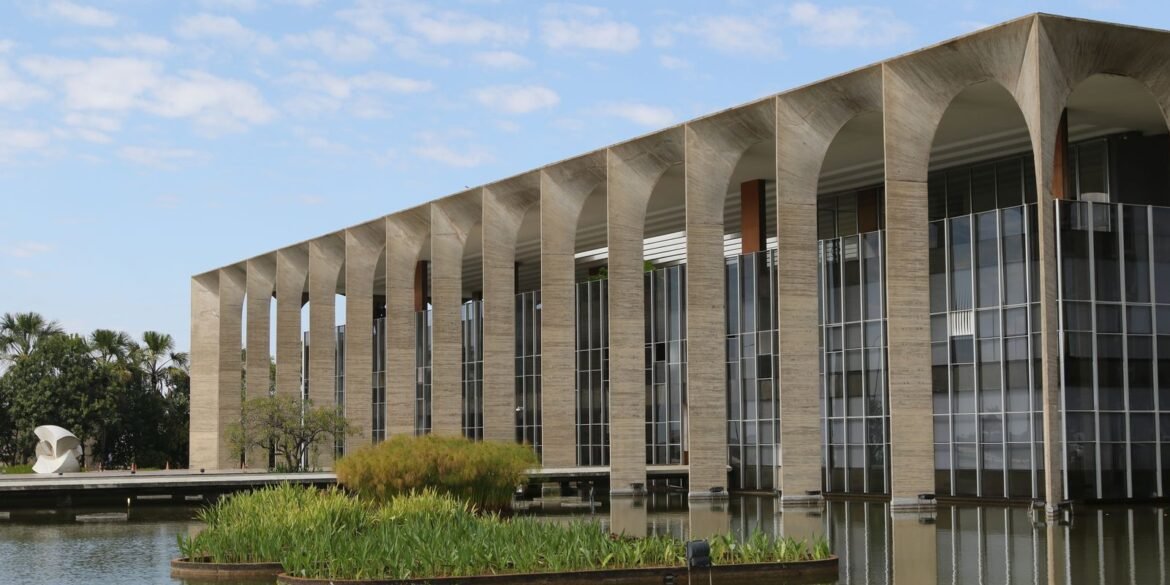 itamaraty-condena-ameaca-dos-eua-de-usar-“poder-militar”-contra-brasil