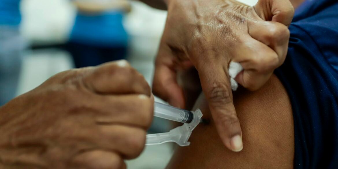 governo-lanca-campanha-para-vacinar-criancas-e-jovens-ate-15-anos