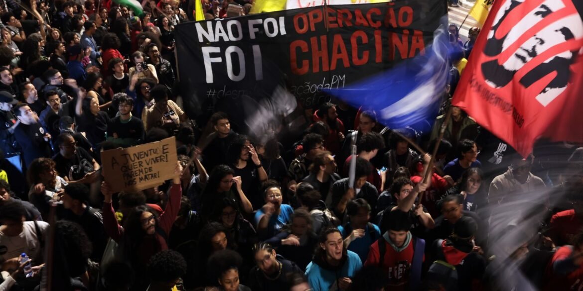 em-atos,-movimento-negro-pede-investigacao-independente-de-acao-no-rio