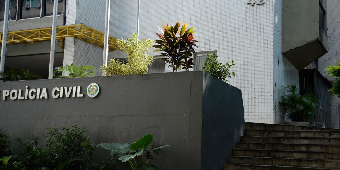 policia-desarticula-fabricacao-ilegal-de-armas-na-baixada-fluminense