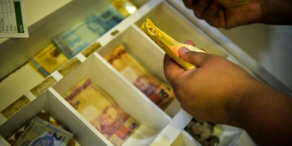 inflacao-que-reajusta-o-salario-minimo-fecha-em-4,18%