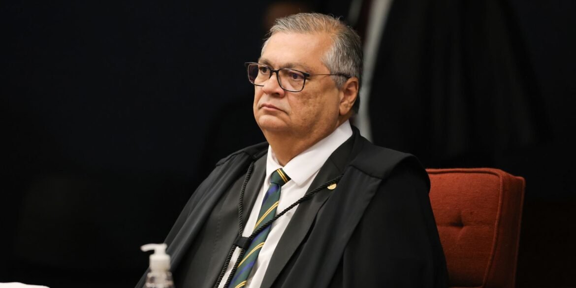 dino-suspende-trecho-de-pl-que-libera-emendas-do-orcamento-secreto