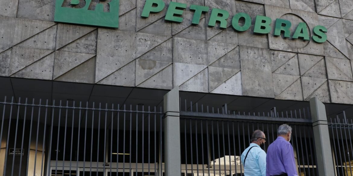 petrobras-aprova-adesao-a-programa-para-conter-alta-do-diesel