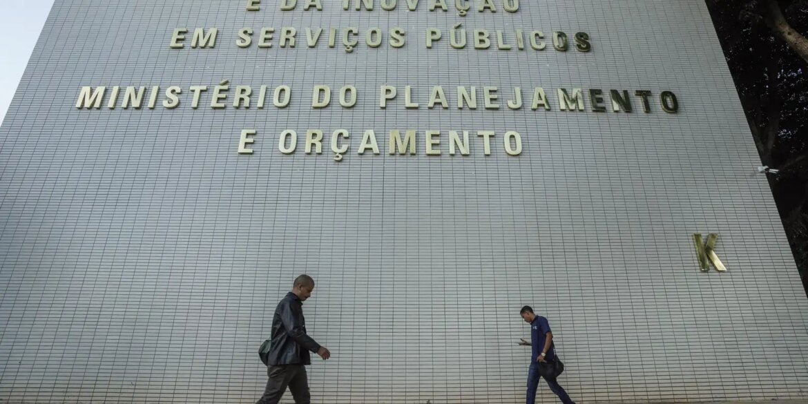 gasto-com-pessoal-e-beneficios-fiscais-terao-limite-a-partir-de-2027