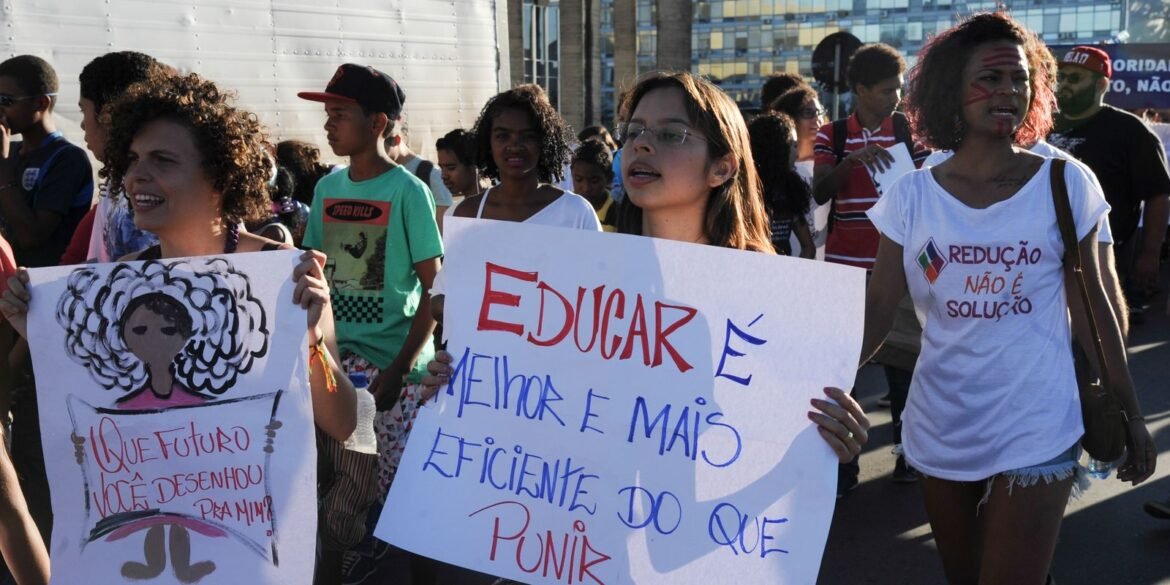 ccj-adia-novamente-analise-de-pec-sobre-reducao-da-maioridade-penal