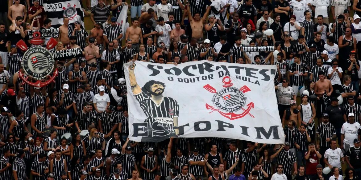 socrates,-idolo-do-corinthians-e-da-selecao,-recebe-honraria-na-alesp