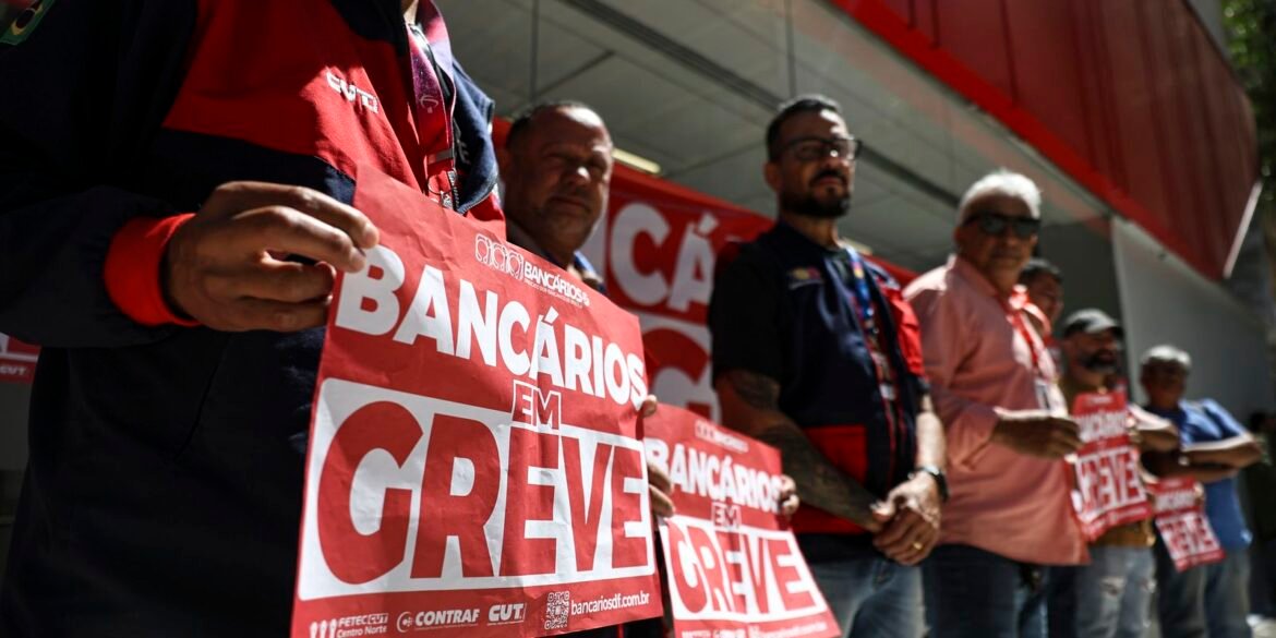 bancarios-fazem-paralisacao-nacional-de-24-horas-nesta-quinta-feira